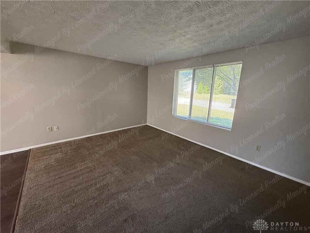 297 Myrtle Ln - Photo 5 of 34