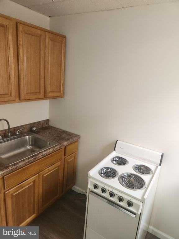 5025 Penn St ##2f - Photo 3 of 6