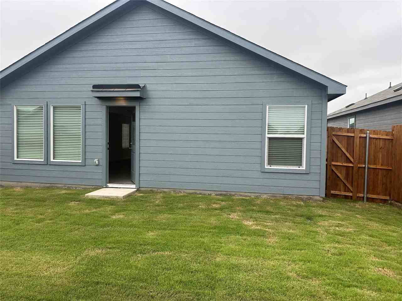 2107 Spartan Dr - Photo 4 of 23