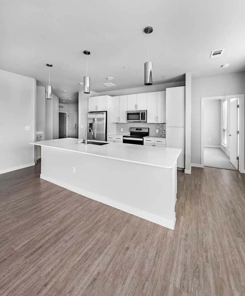 2111 N Austin Ave #01-109 - Photo 4 of 8