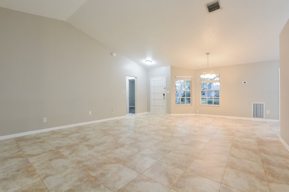 378 Bahia Cir - Photo 4 of 16