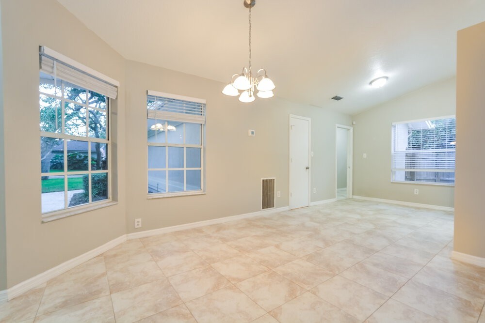 378 Bahia Cir - Photo 6 of 16