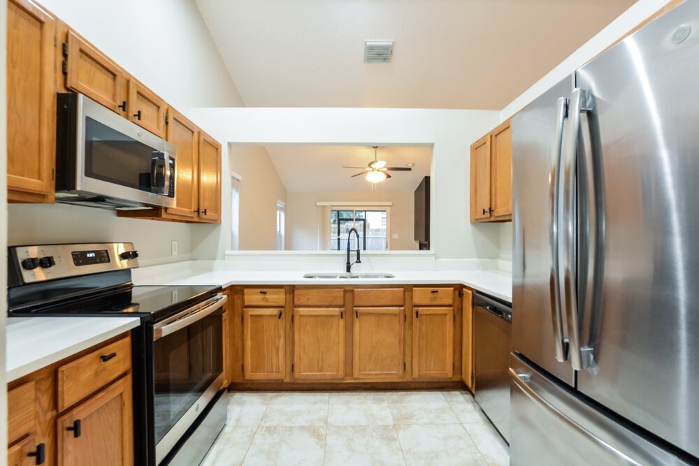378 Bahia Cir - Photo 7 of 16