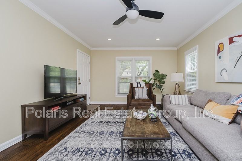 5916 Crittenden Ave - Photo 3 of 25