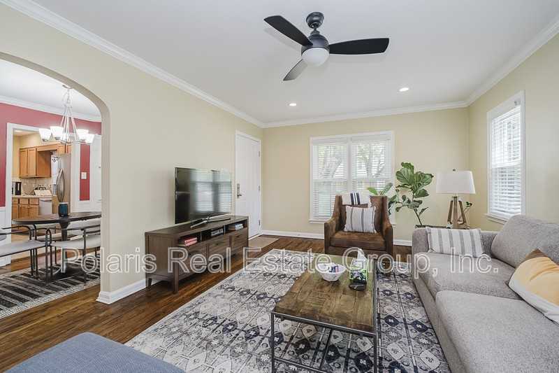 5916 Crittenden Ave - Photo 7 of 25