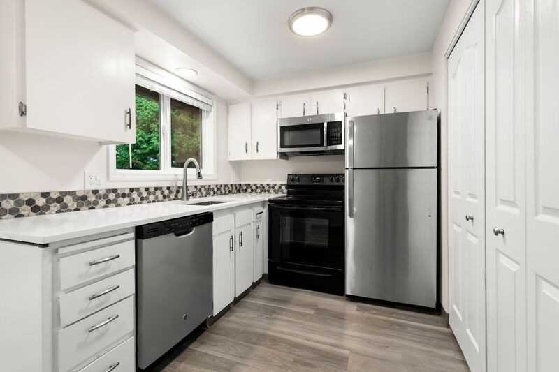 885 Southeast Lambert Circle