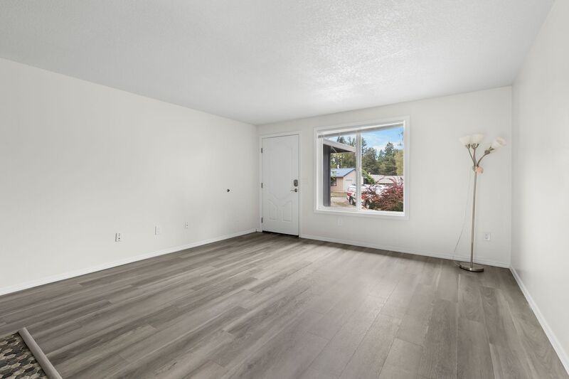 885 Se Lambert Cir - Photo 7 of 18