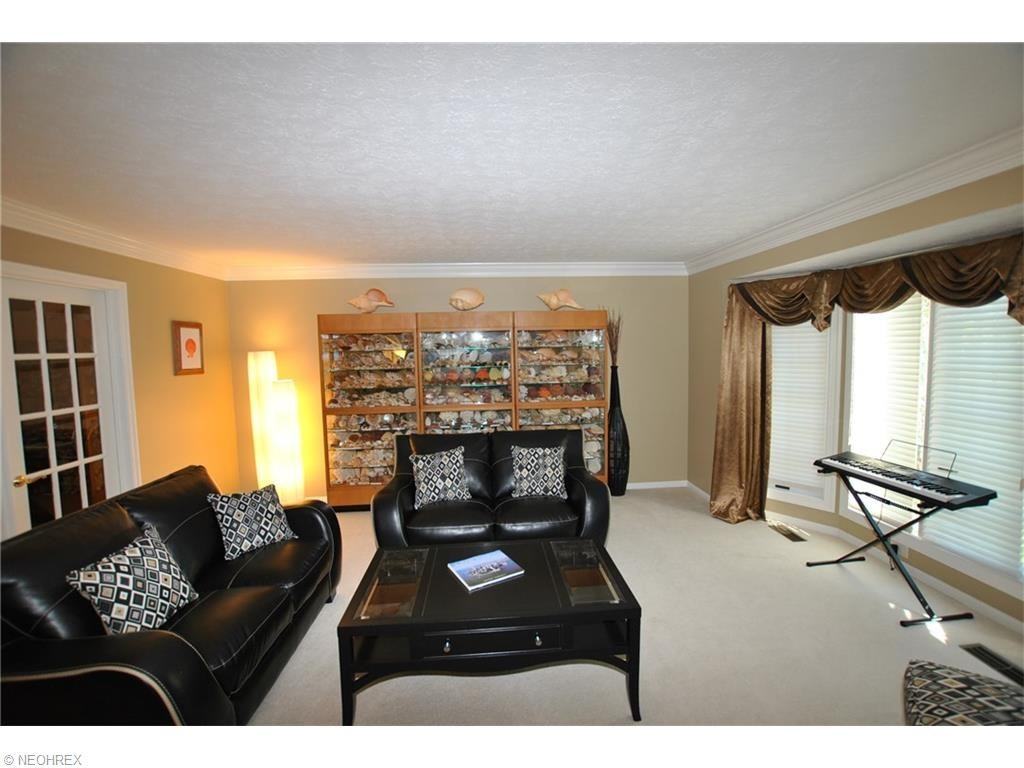 420 Countryside Dr - Photo 3 of 25