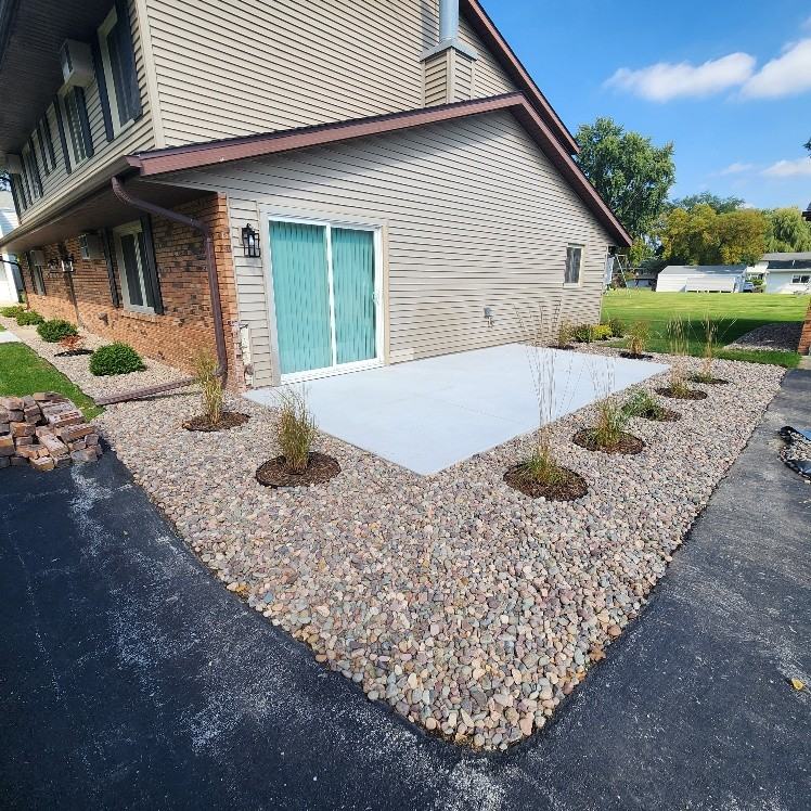 1016 Parkwood Ln - Photo 2 of 18