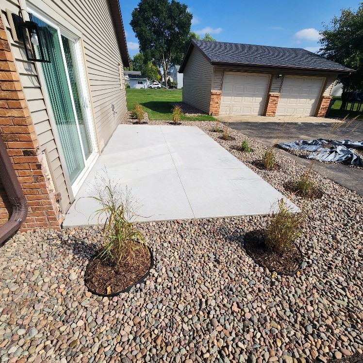 1016 Parkwood Ln - Photo 3 of 18