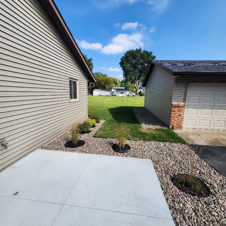 1016 Parkwood Ln - Photo 4 of 18