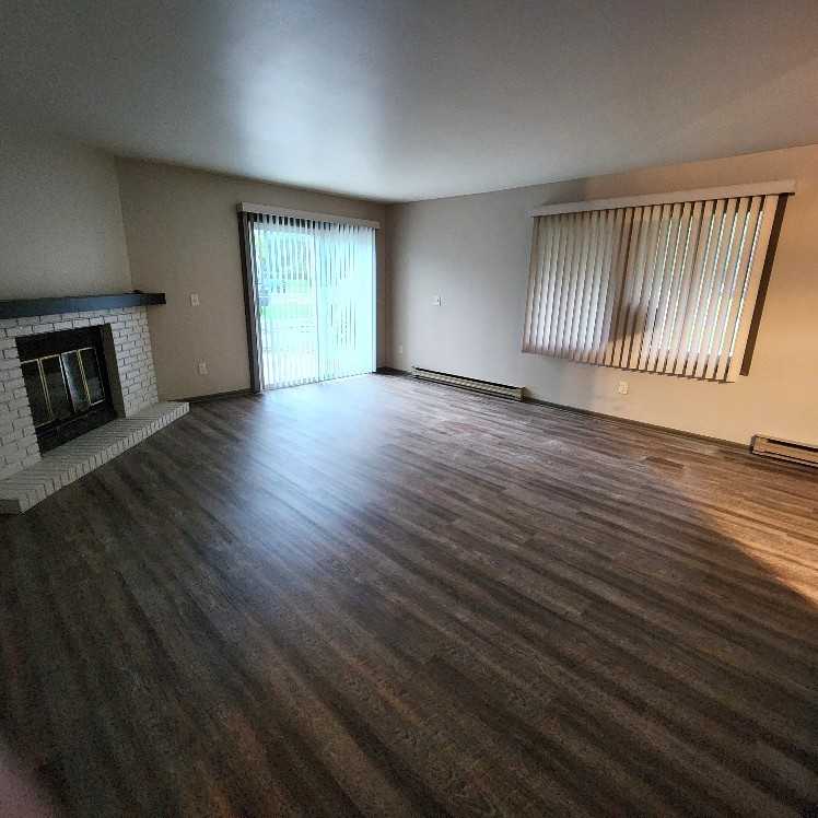 1016 Parkwood Ln - Photo 5 of 18