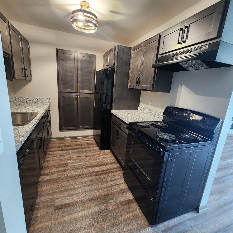 1016 Parkwood Ln - Photo 7 of 18