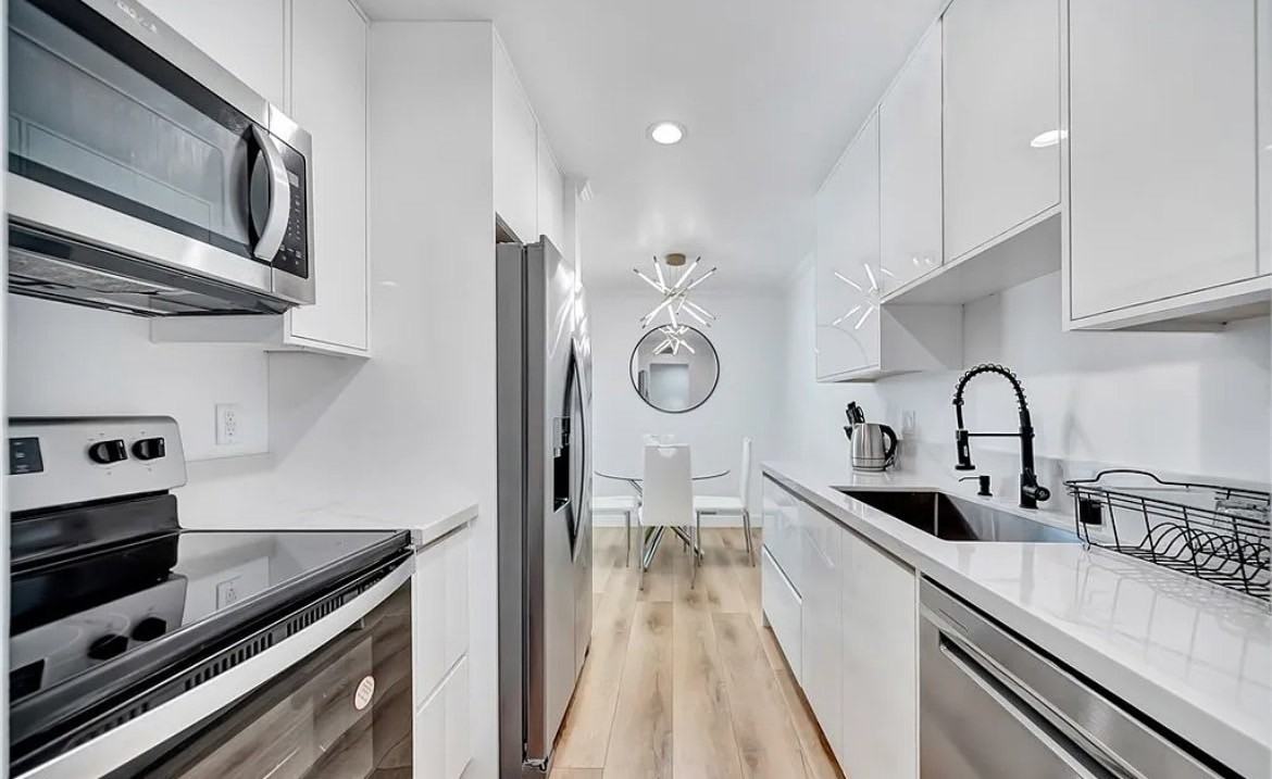 970 Palm Ave - Photo 2 of 10