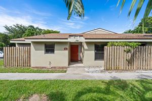 featured image of 21 Meadows Dr #21