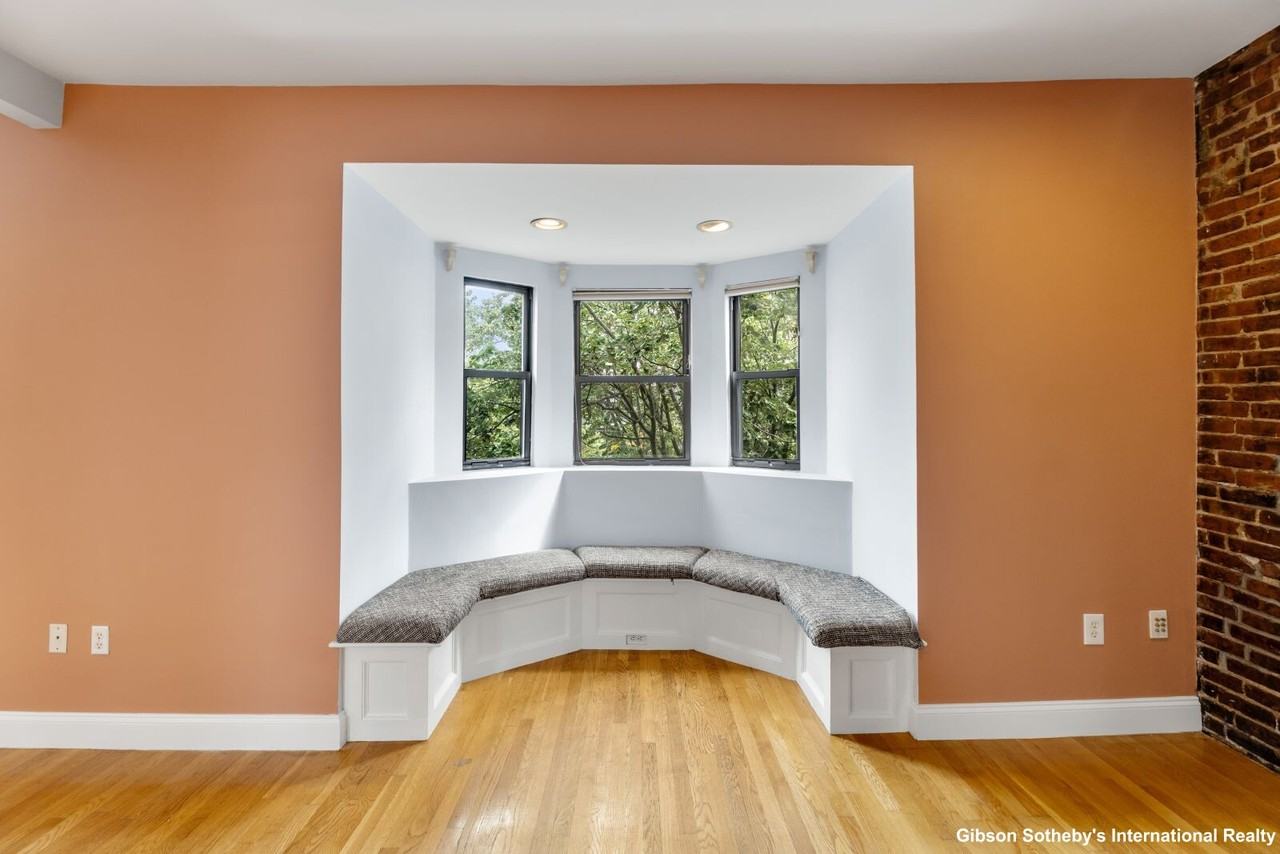 39 Worcester Sq #PH5 - Photo 3 of 20