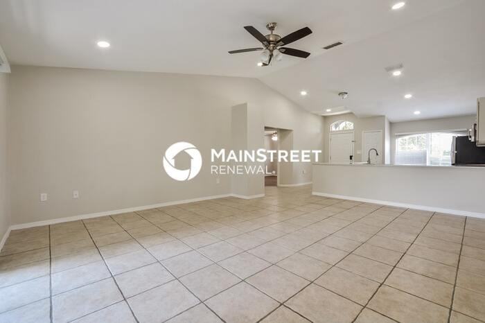 548 Berkley Pointe Dr - Photo 3 of 17