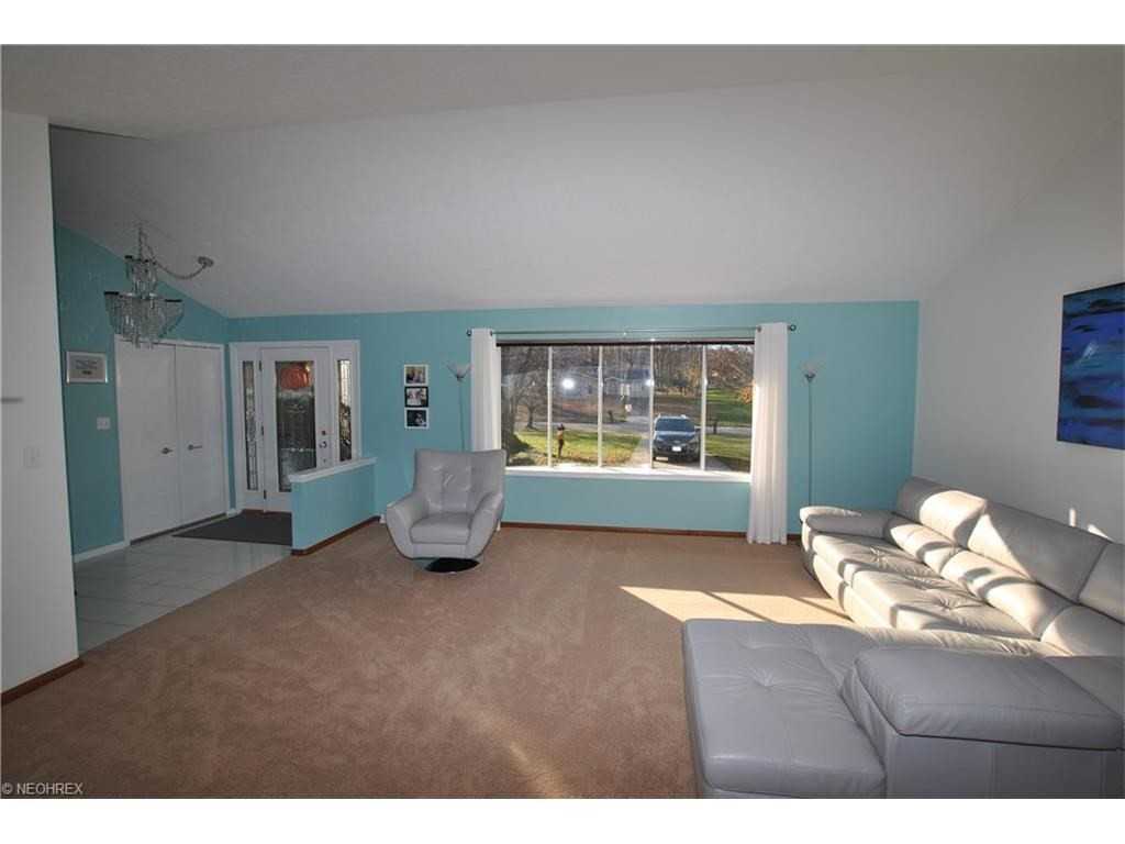 6667 Cheryl Ann Dr - Photo 3 of 25