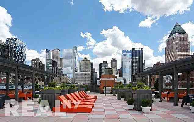 W 53rd St #123 - Photo 2 of 4