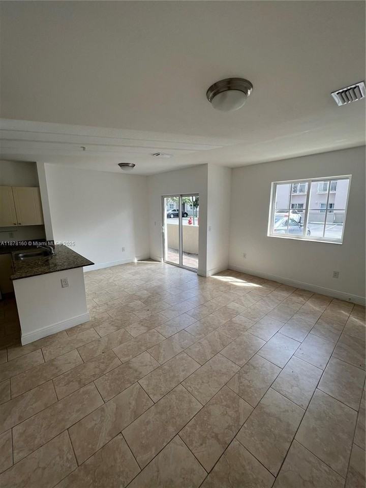 211 W 79th Pl #302 - Photo 2 of 16