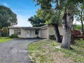 319 Sw 76th Ter - Photo 1 of 1