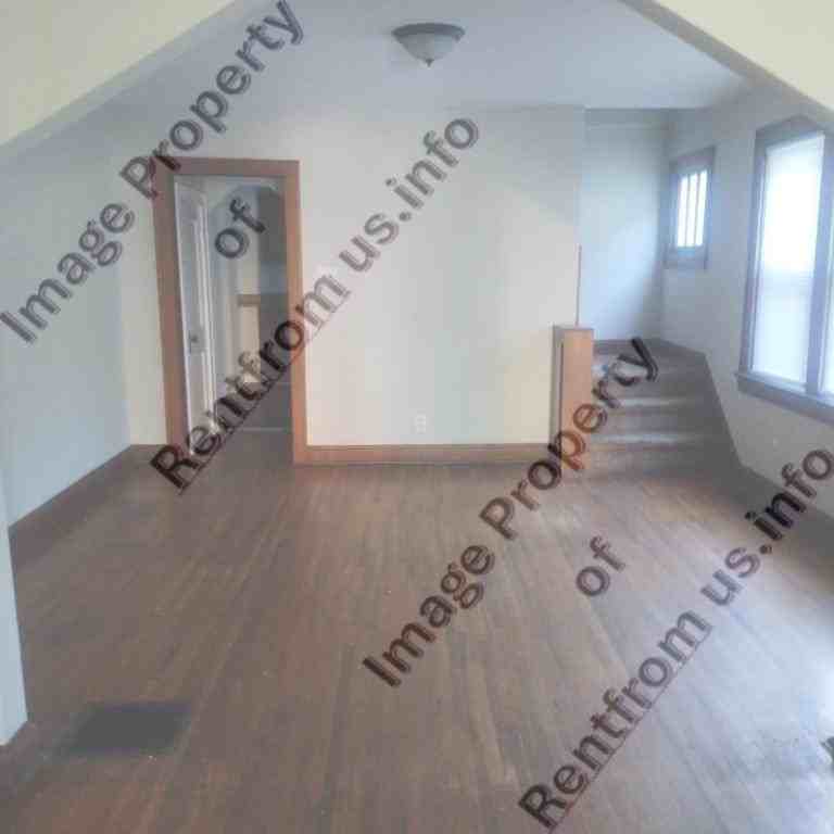 743 S Terrace Ave - Photo 4 of 12