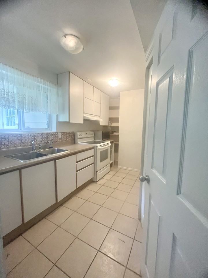 2793 William Avenue - Photo 3 of 8
