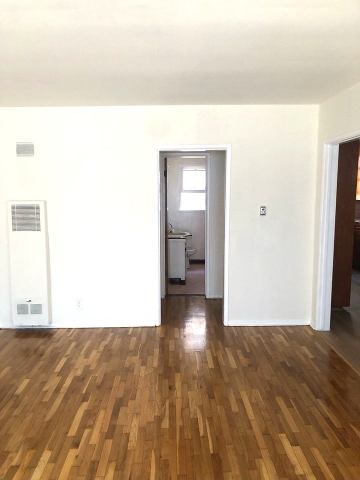 Sherbourne - Photo 3 of 8