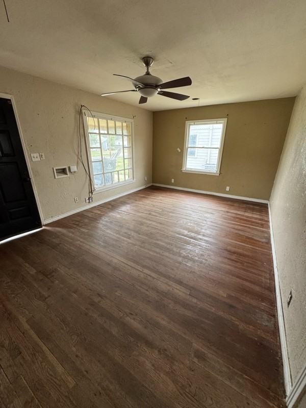 1217 S Kentucky St - Photo 3 of 10