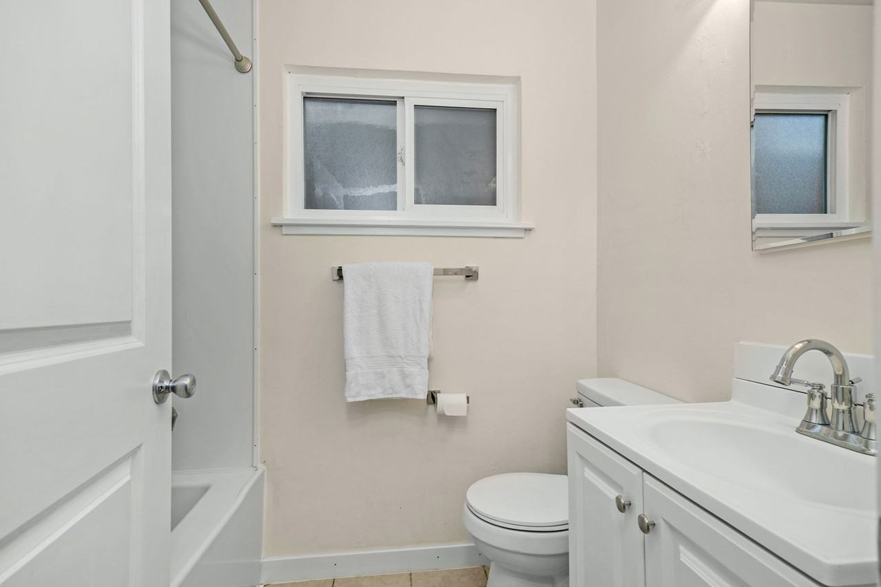 1926 Alcatraz Ave #6 - Photo 7 of 7