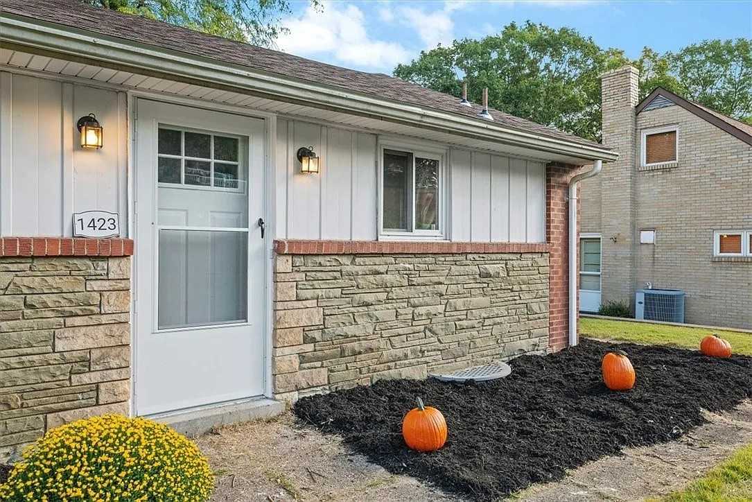 1423 Lakeside Dr #NA - Photo 2 of 22