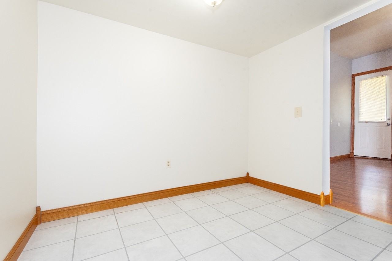 929 English Ave #A - Photo 4 of 12