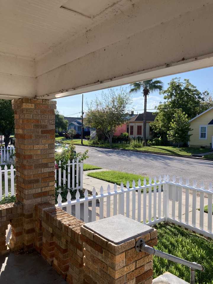 4424 Avenue K #NA - Photo 2 of 11