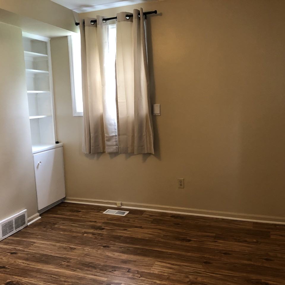 527 Virginia Ave #NA - Photo 4 of 17