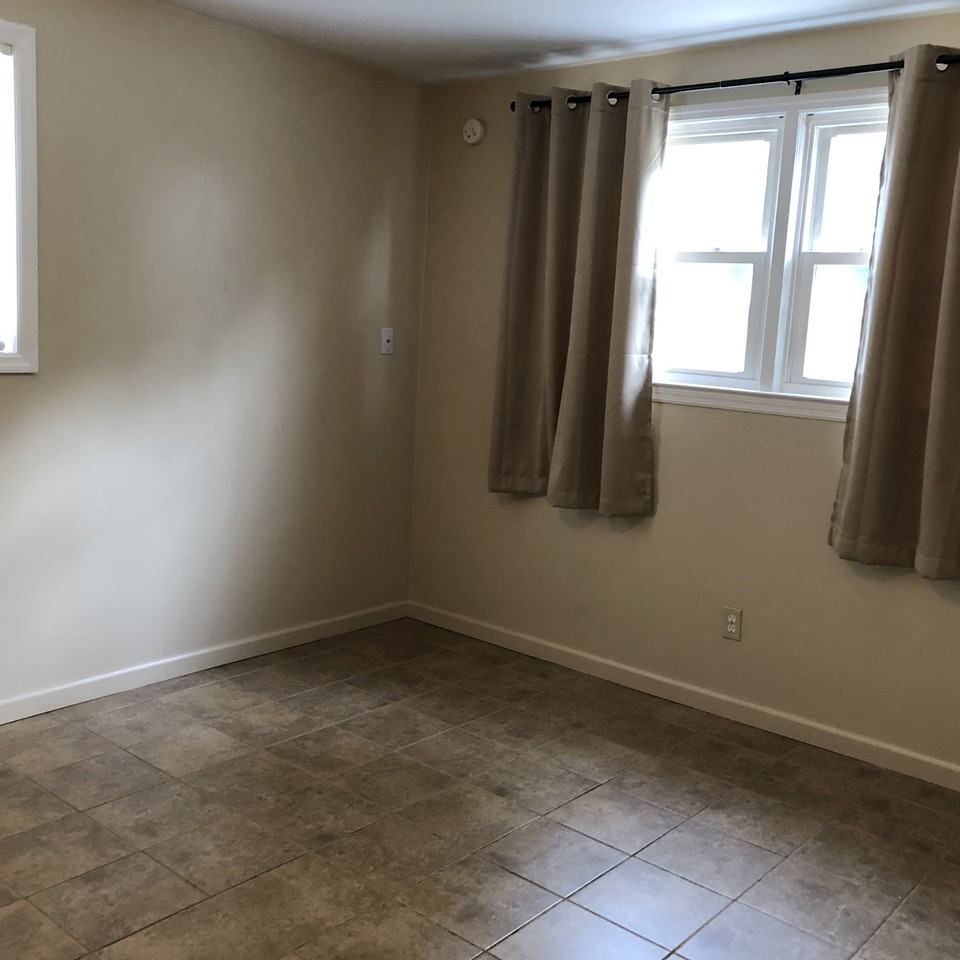 527 Virginia Ave #NA - Photo 5 of 17
