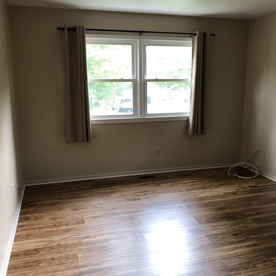 527 Virginia Ave #NA - Photo 6 of 17