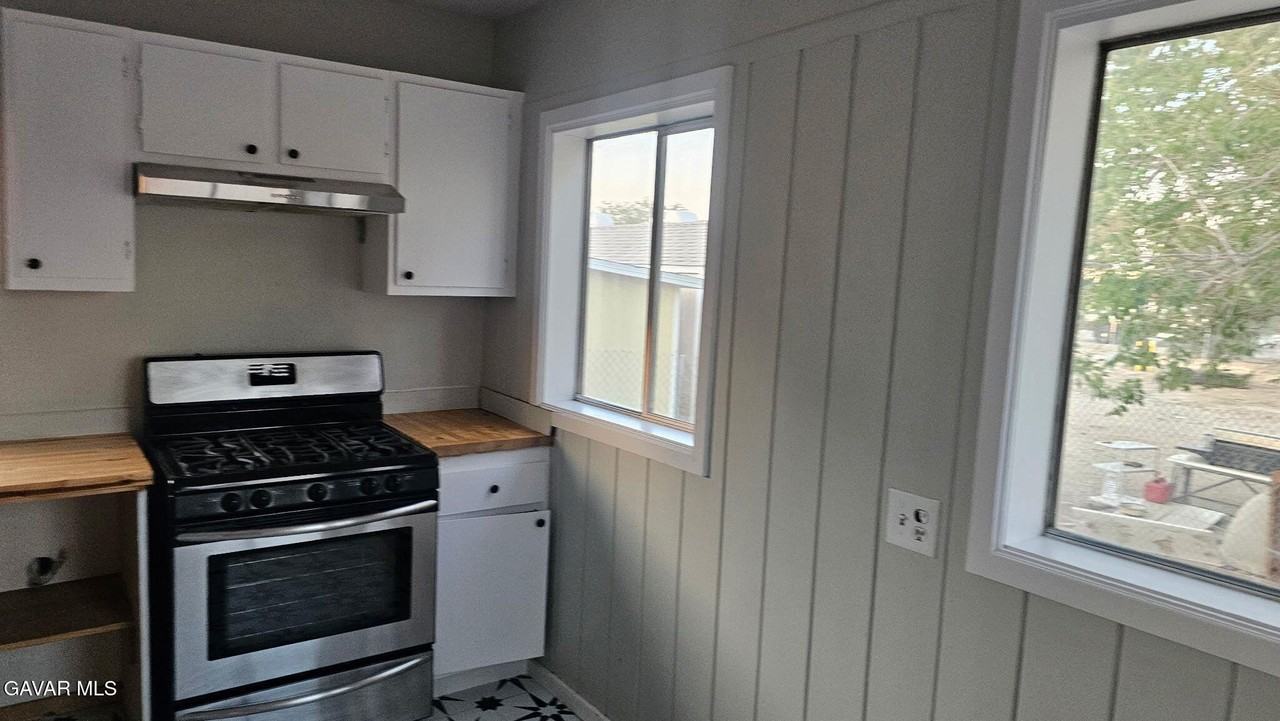 10149 E Avenue Q12 - Photo 2 of 4