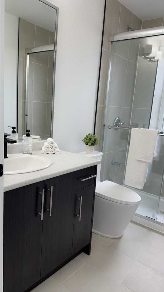 16679 15A Avenue - Photo 2 of 9