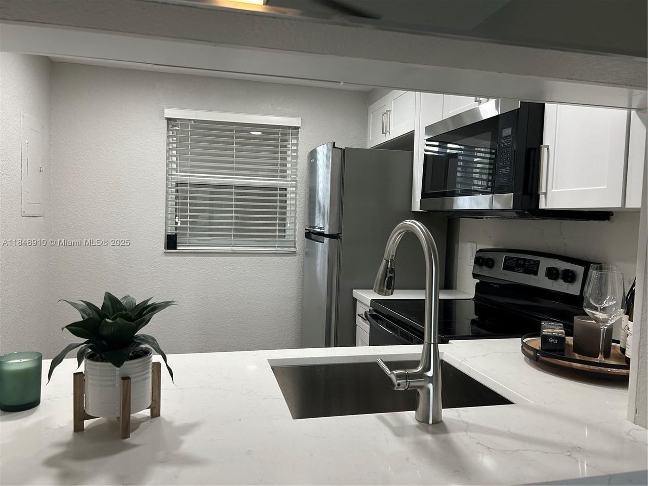 9450 Poinciana Pl #108 - Photo 7 of 26