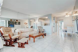 800 Sw 10th Ter #20T - Photo 1 of 1