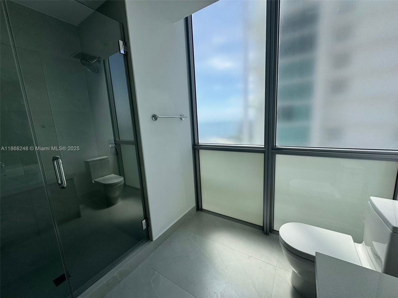 1100 Biscayne Blvd #4401 - Photo 7 of 8