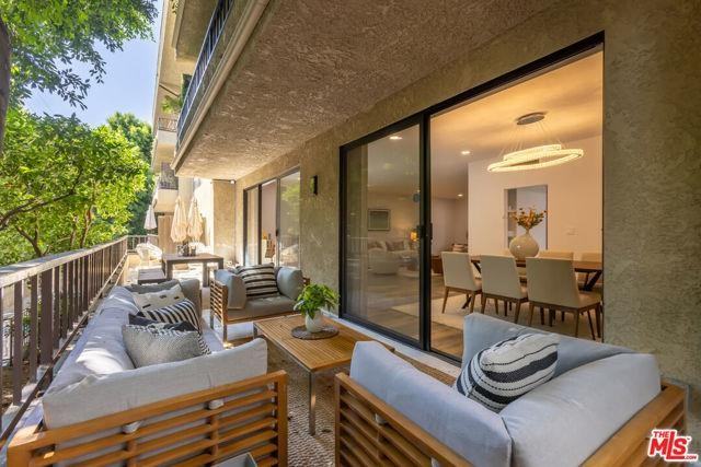 1210 N Kings Rd #101 - Photo 4 of 8