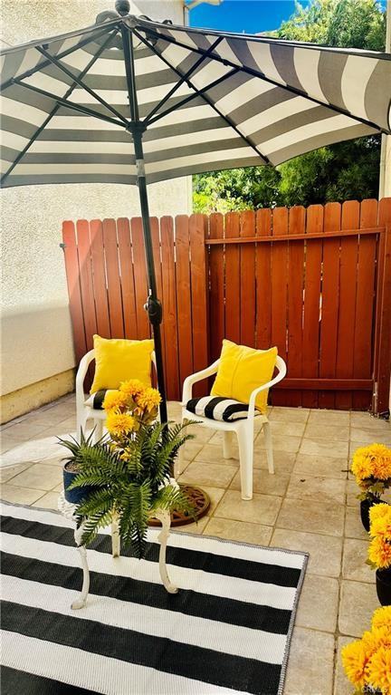 18336 1/2 Keswick St - Photo 2 of 8