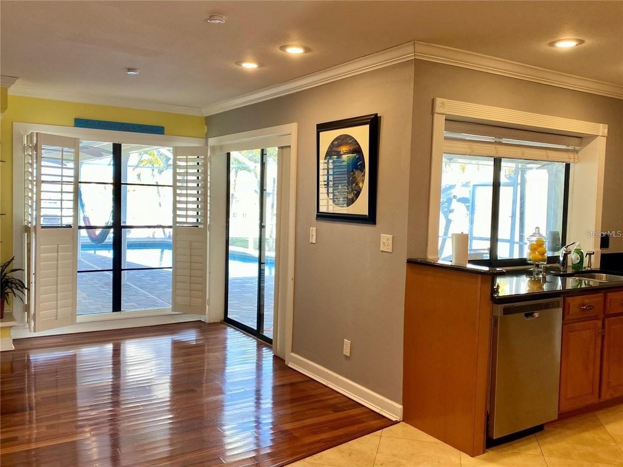 6310 Cocoa Ln - Photo 4 of 19