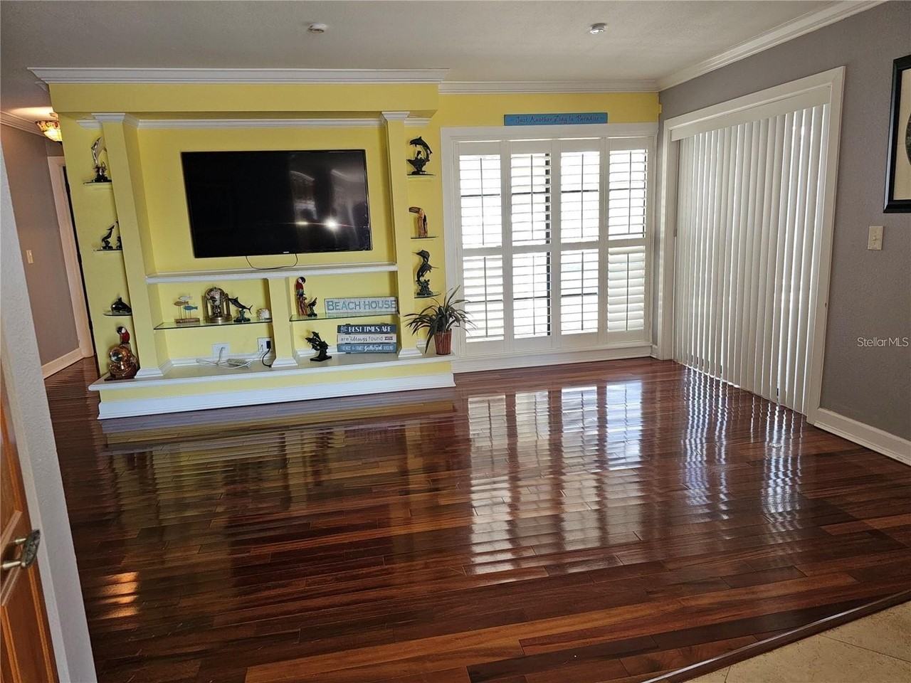 6310 Cocoa Ln - Photo 5 of 19