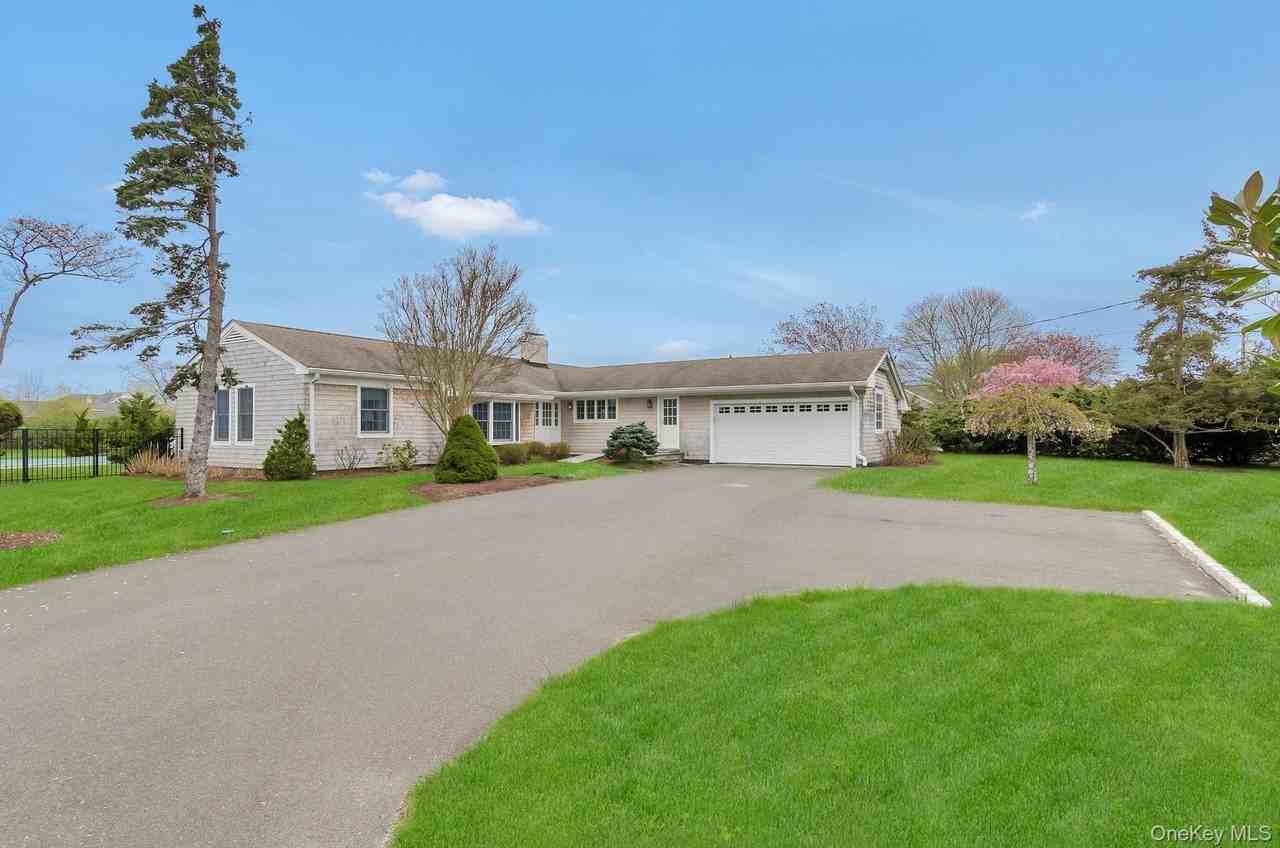 62 Bayfield Ln - Photo 2 of 22