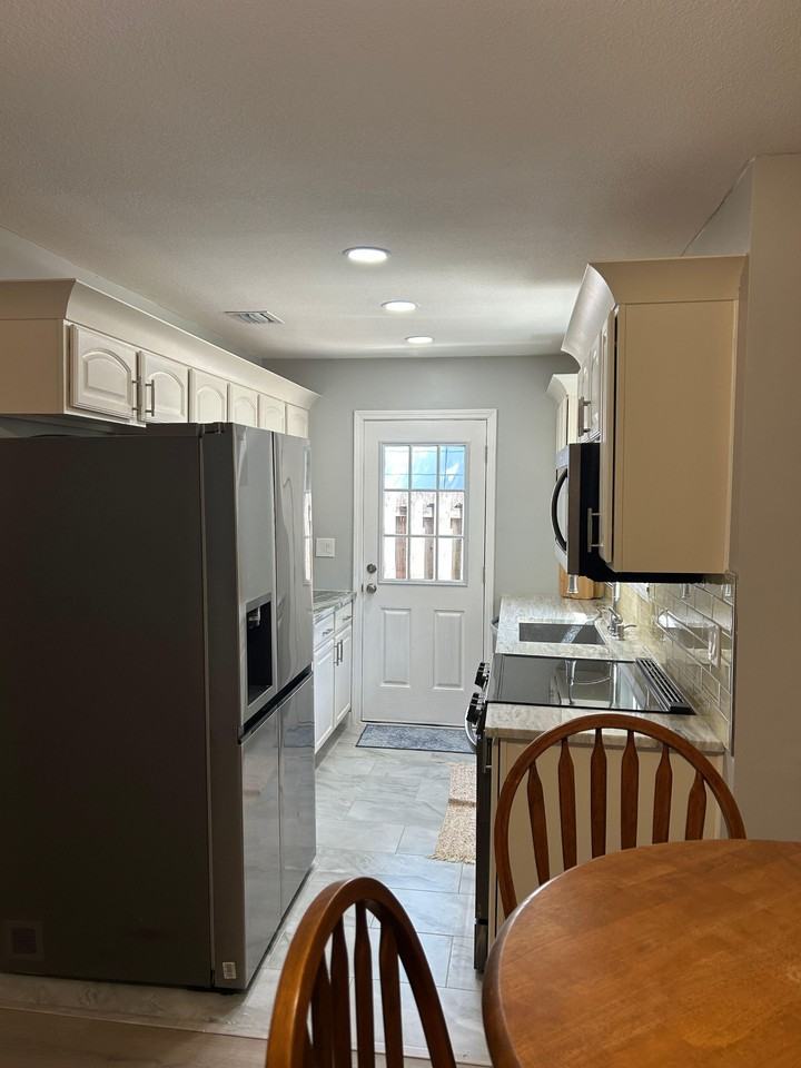 Wolfe Street - Photo 3 of 8