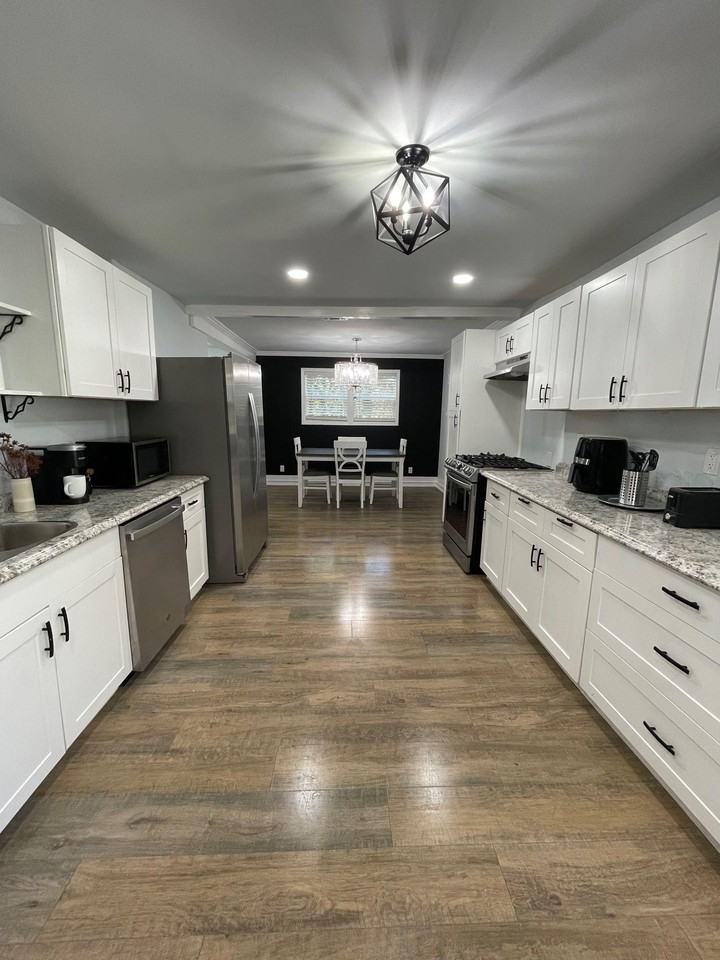 Woods Dr Nw - Photo 2 of 11