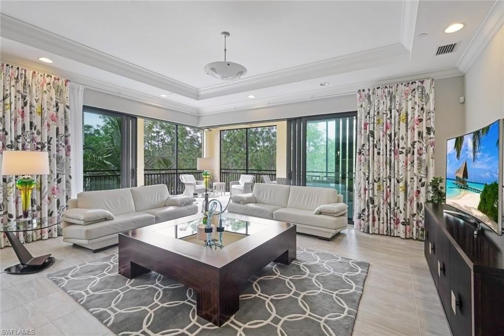 2751 Tiburon Blvd E #201 - Photo 5 of 31