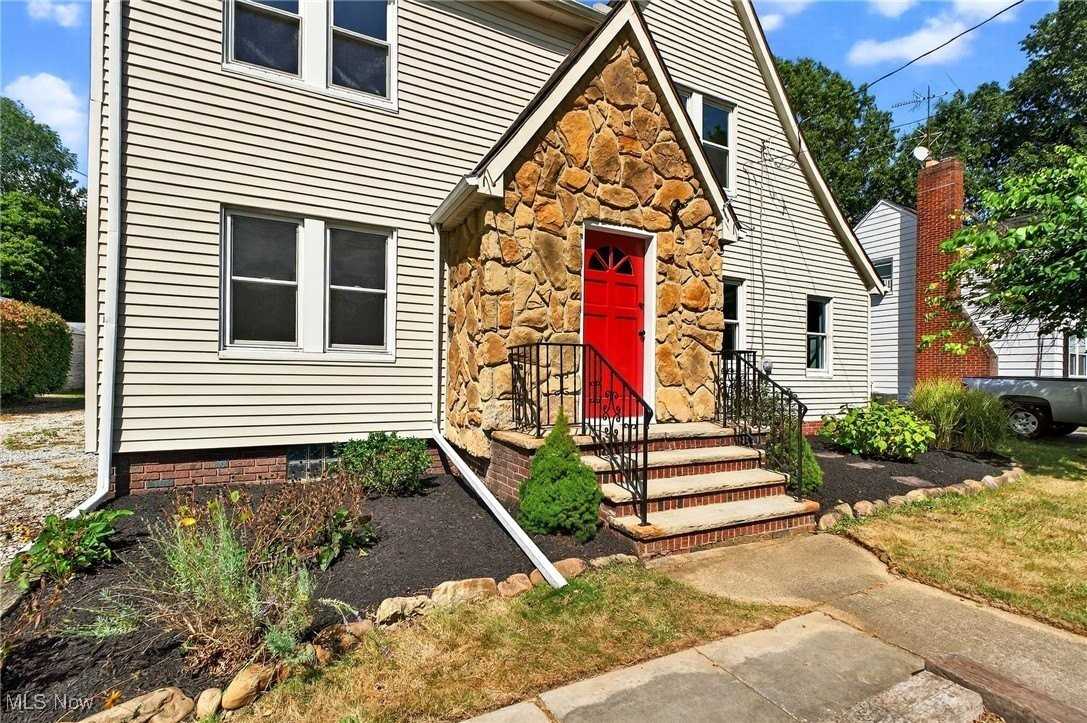 3221 Killian Rd - Photo 2 of 41